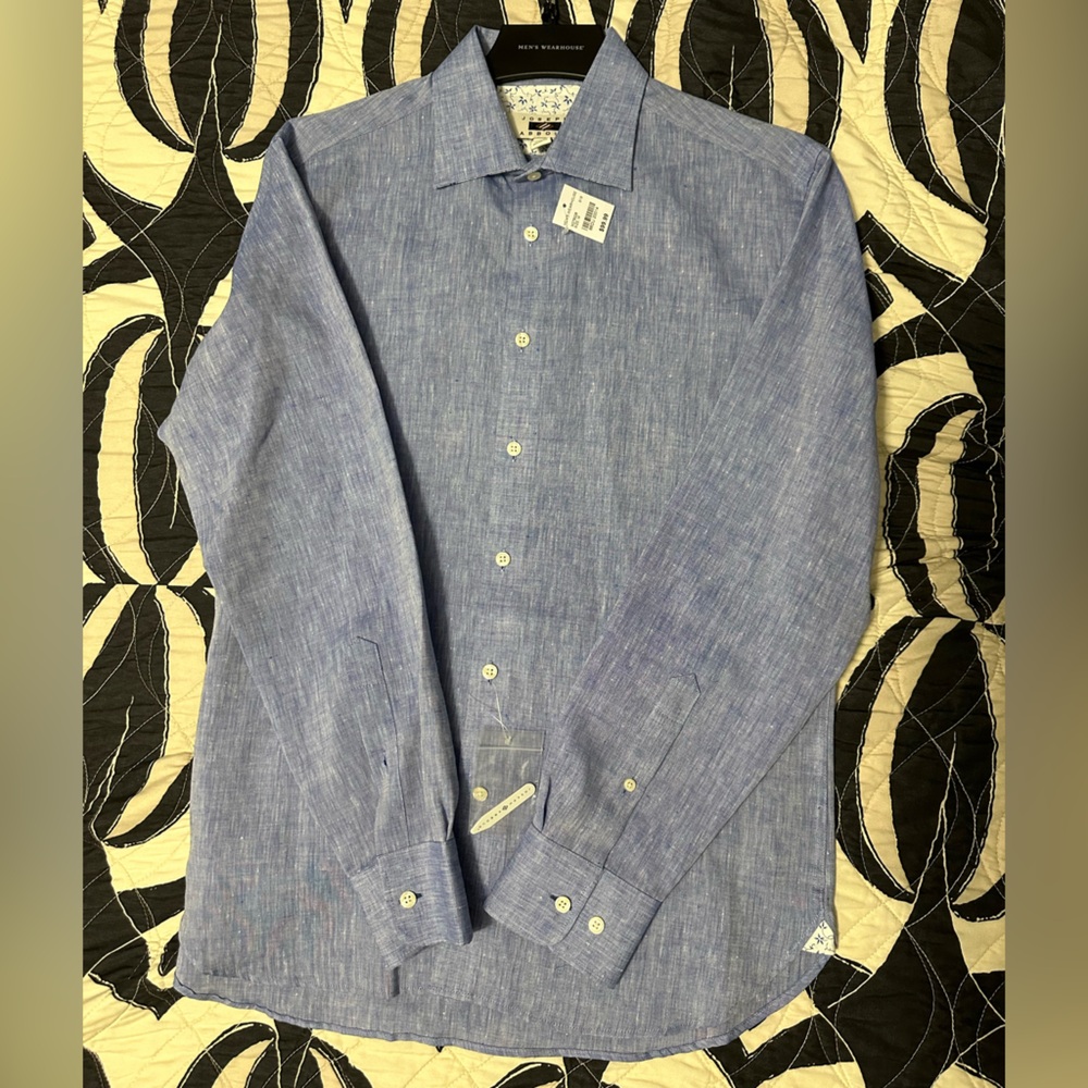 Joseph Abboud collar dress shirt. New with tags. Size Medium.
